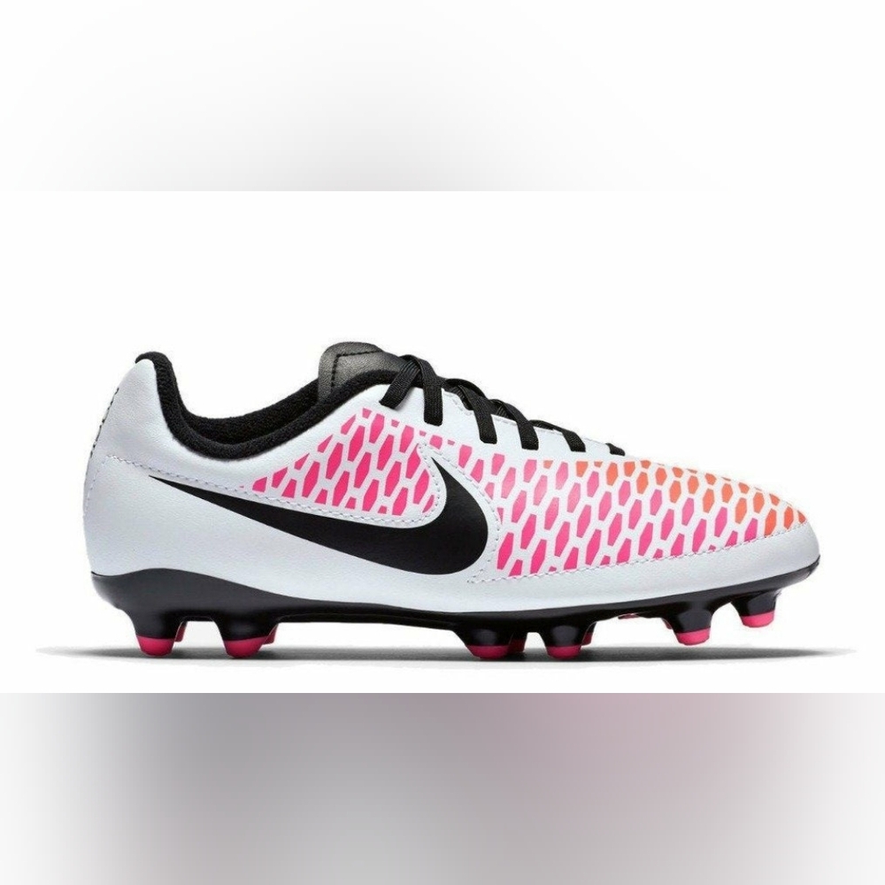 Nike Jr Magista Soccer Cleats (5.5 Y) Gently Used